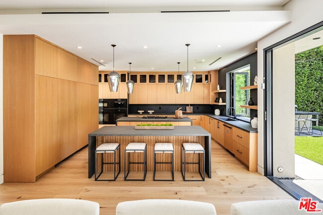 Building Photo - 14822 Hesby St