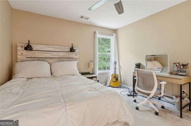 Building Photo - 1601 Signal Flag Way