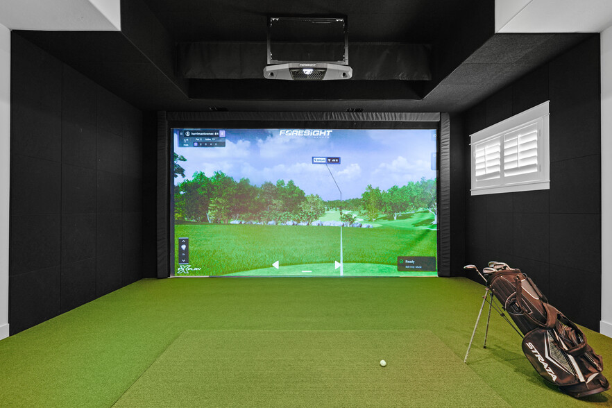 Golf Simulator - Herriman Towne Center Apartment