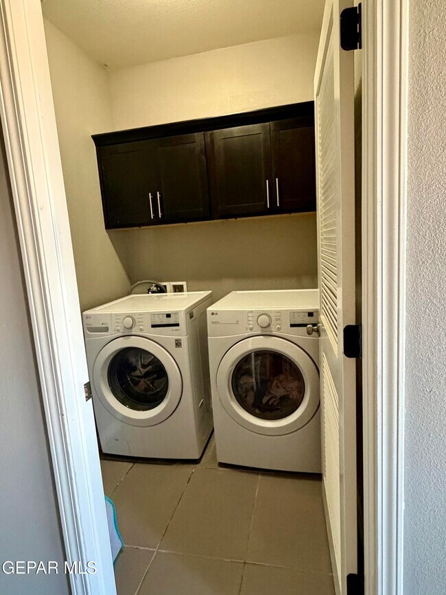 Building Photo - 3100 Red Velvet Pl