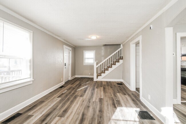 Building Photo - 3002 McKinley St