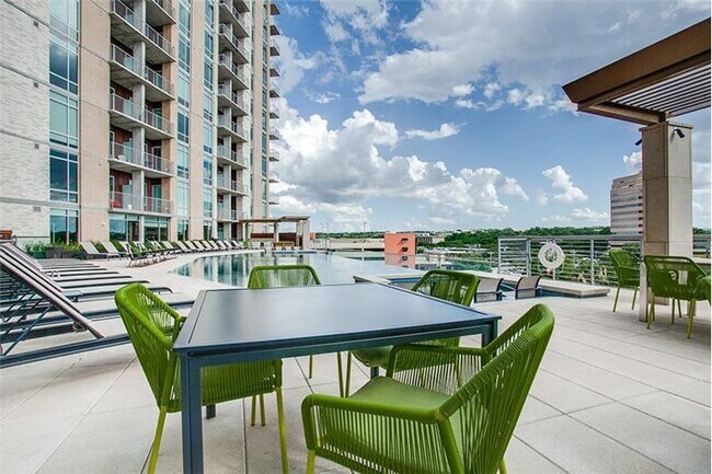 Building Photo - 216 Barton Springs Rd