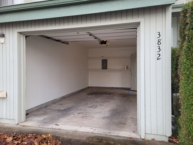 Building Photo - 3832 Auburn Rd NE