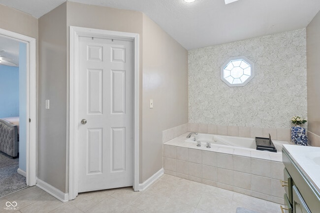 Building Photo - 1108 E 106th St