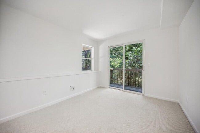Building Photo - 2BD/1.5BA LIGHT & BRIGHT, MILL VALLEY HOME WITH OPEN FLOOR PLAN!