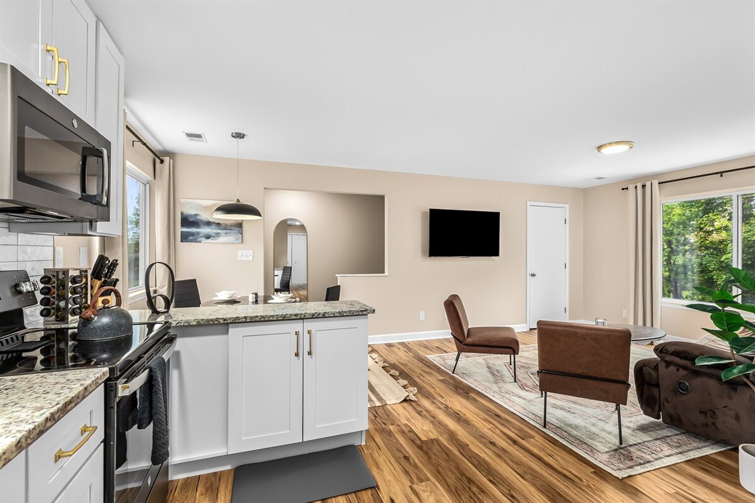 Building Photo - 18423 Sharon Ln