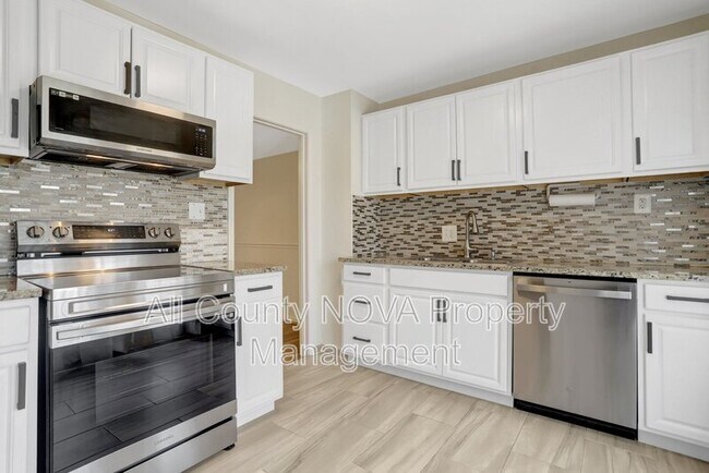 Building Photo - 3353 Ardley Ct