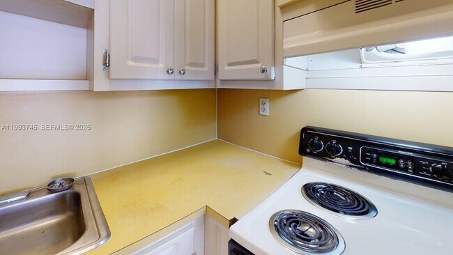 Building Photo - 1955 NE 135th St