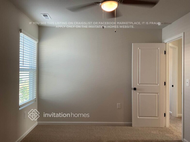 Building Photo - 3355 Fox Hall Dr