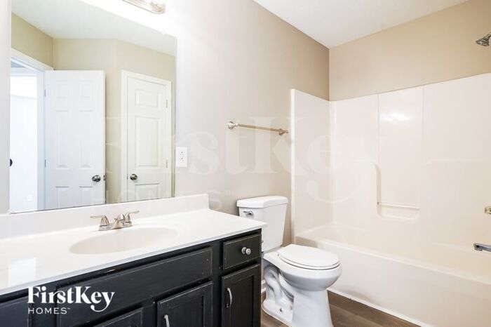 Building Photo - 6009 Pleasant Hill Dr
