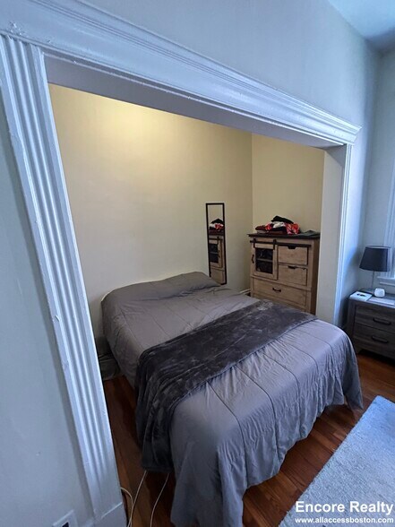 Building Photo - 5 Walbridge St