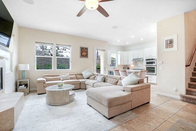Building Photo - Beautiful executive home in the Eastlake-C...