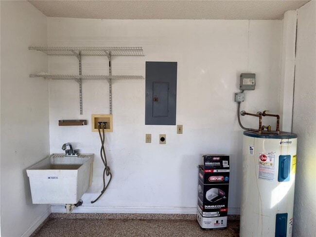 Building Photo - 5805 Helen Way