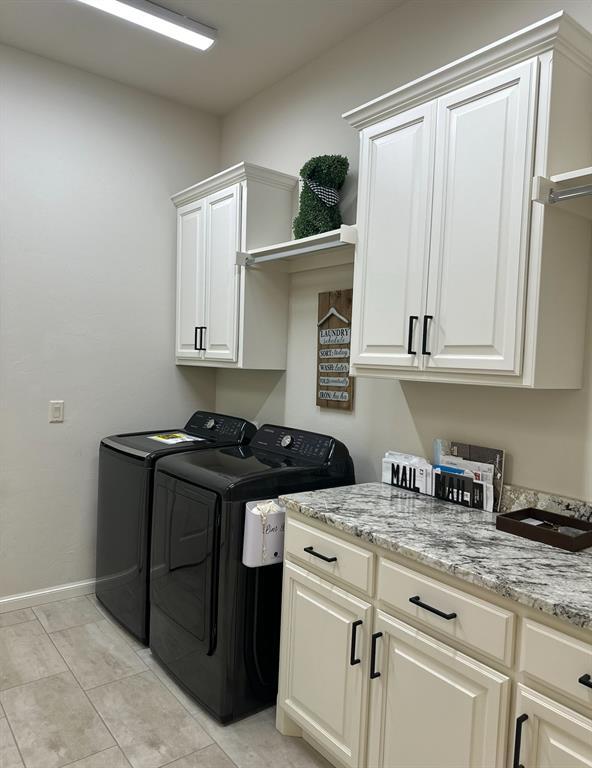 Building Photo - 812 Fox Hollow Dr