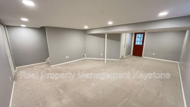 Building Photo - 575 Sautter Dr