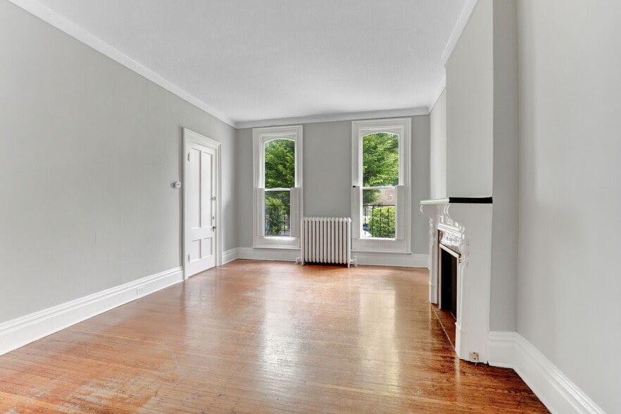 Building Photo - 1 Saint Louis Pl