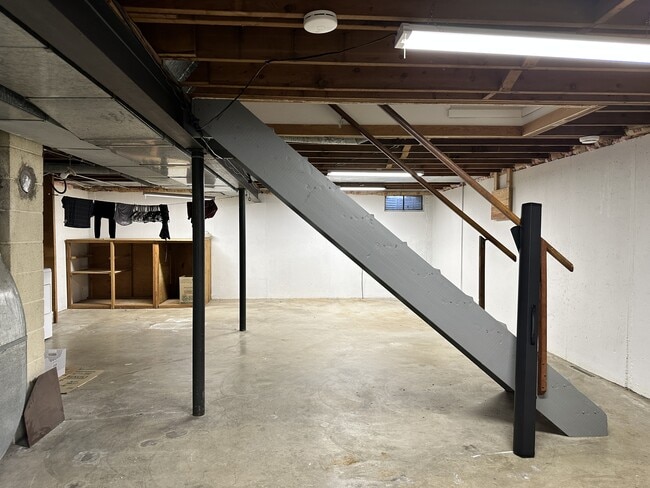 Building Photo - 3712 Pinecrest Rd