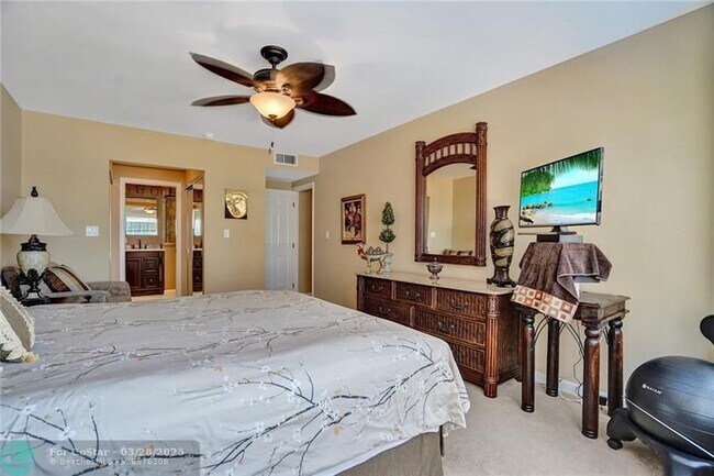 Building Photo - 3800 Galt Ocean Dr
