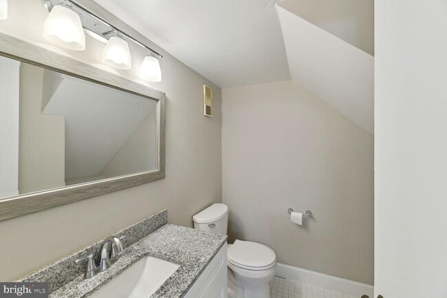 Building Photo - 3723 Ingalls Ave