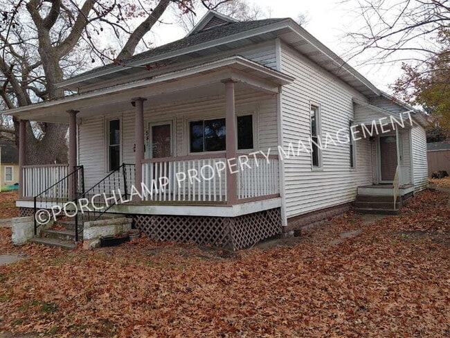 Building Photo - 541 W Grand Ave