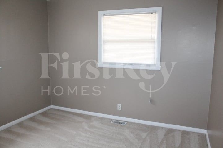 Building Photo - 2052 New Haven Dr