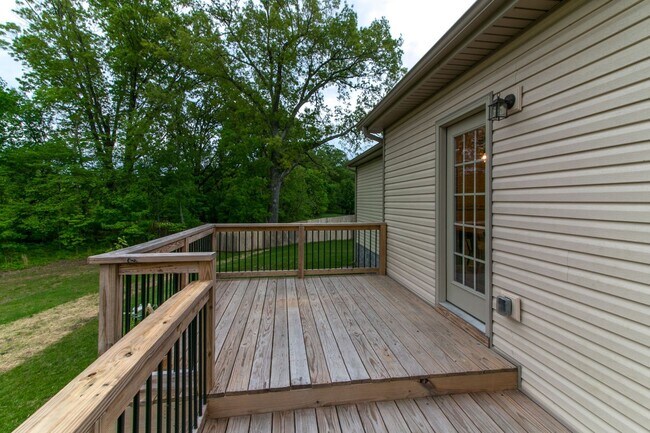 Building Photo - 115 Grassmire Dr