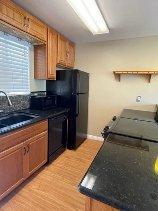 Building Photo - Available now - 2 bedroom / 2 bath / 2 parking in Mililani