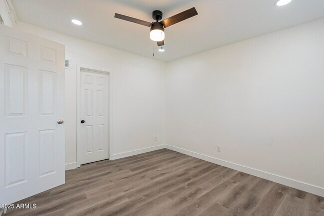 Building Photo - 8124 E Whitton Ave