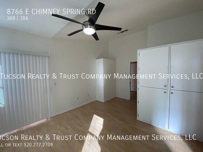 Building Photo - 8766 E Chimney Spring Dr