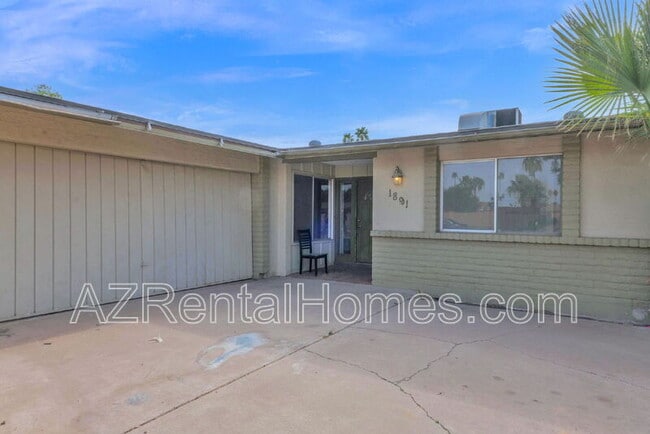 Building Photo - 1891 E Dunbar Dr