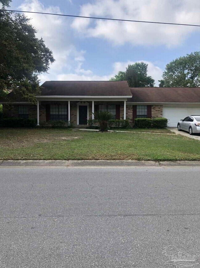 Primary Photo - 3885 Hidden Oaks Dr