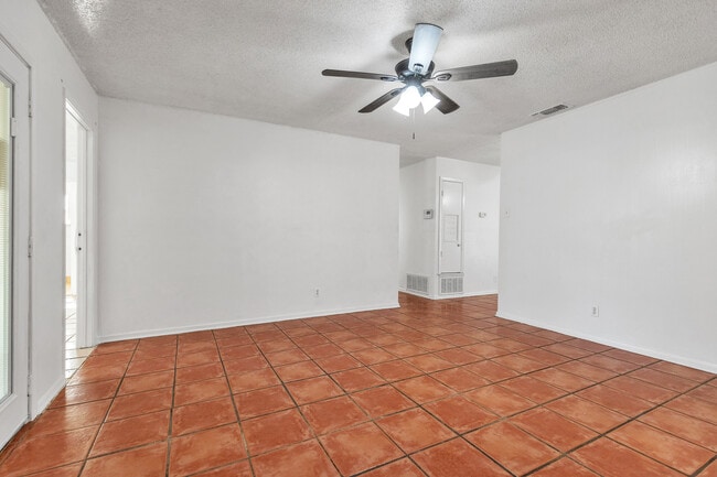 Building Photo - 5935 Highfield St