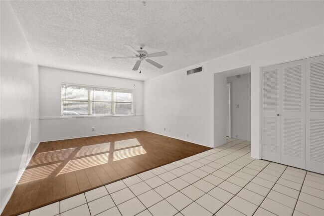 Building Photo - 280 S Cypress Rd