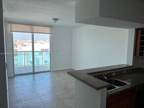 Building Photo - 1723 SW 2nd Ave