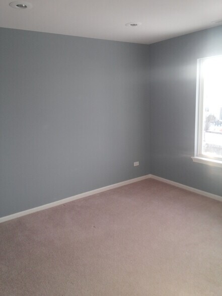 Building Photo - 2513 Stonybrook Dr