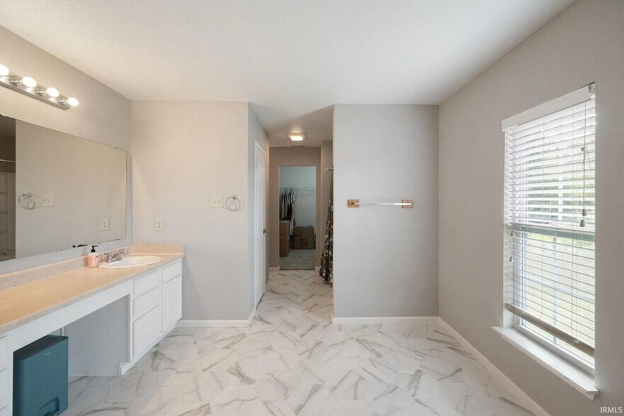 Building Photo - 4898 Little Pine Dr