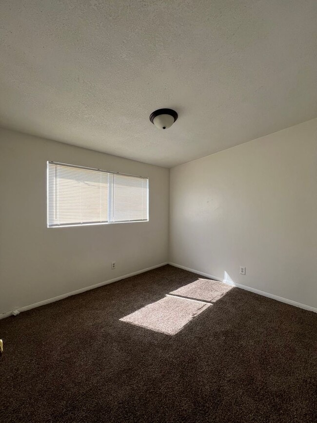 Building Photo - 608 E Fredricks St