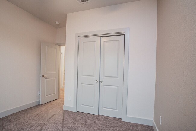 Building Photo - 2017 Local Rebel St