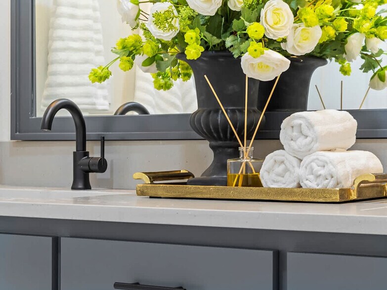 Building Photo - 2104 Almand Dr