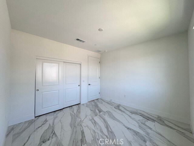 Building Photo - 25061 River Peak Dr