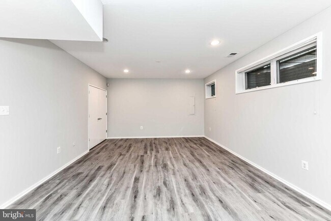 Building Photo - 2015 N Pollard St