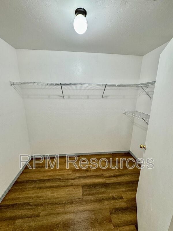 Building Photo - 7404 Park Meadow Dr