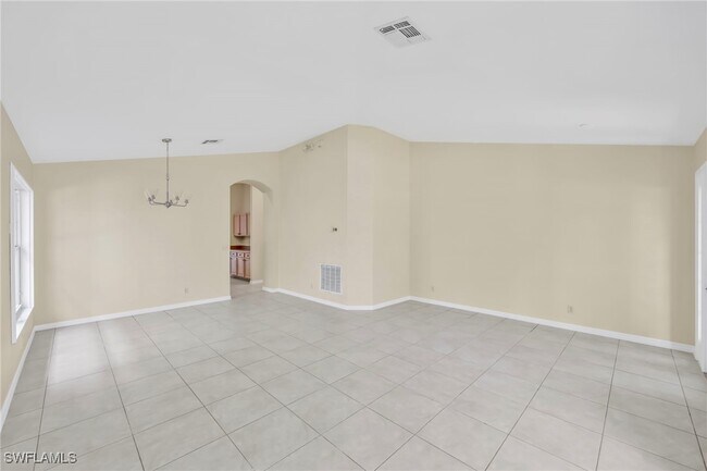Building Photo - 15015 Savannah Dr