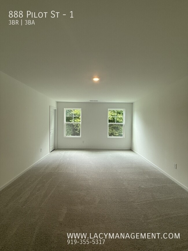 Building Photo - 888 Pilot St