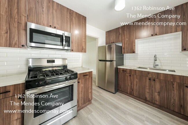 Building Photo - 1762 Robinson Ave
