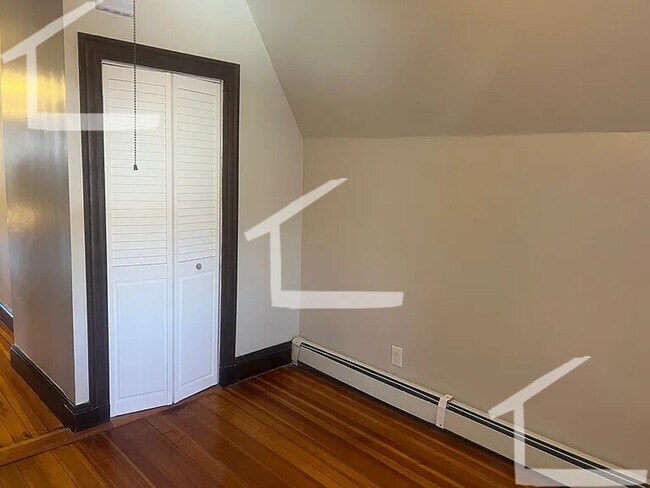 Building Photo - Spacious 1-Bedroom with Washer/Dryer in Unit!