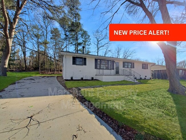 Primary Photo - 27 Shamrock Cir