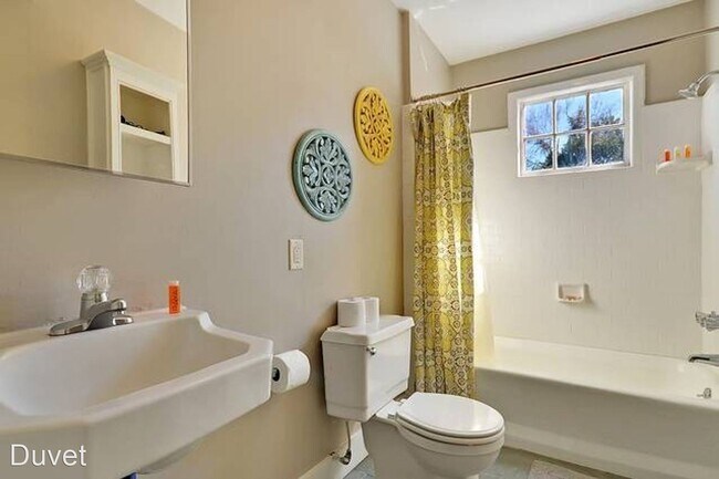 Building Photo - 75 Spring St