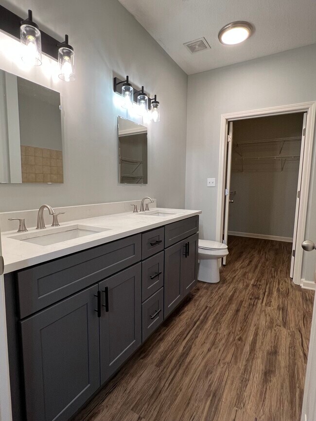 Bathroom #3 (Master) - 400 17th St NW