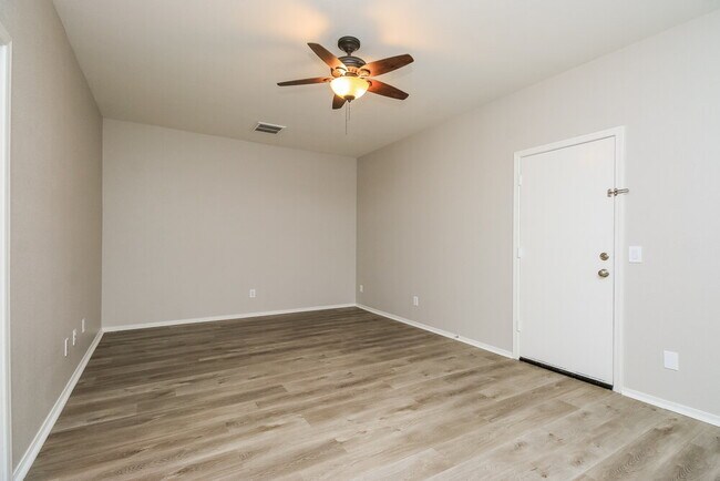 Building Photo - 6629 W Range Mule Dr